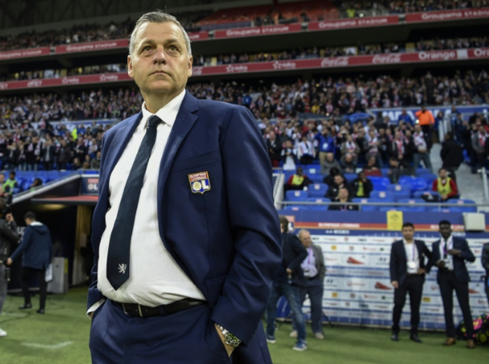 赛前里昂调整名单以备亚冠；防线松动环节打磨；目标明确；赛程密集仍需轮换(买jeep指南者的10大忠告)